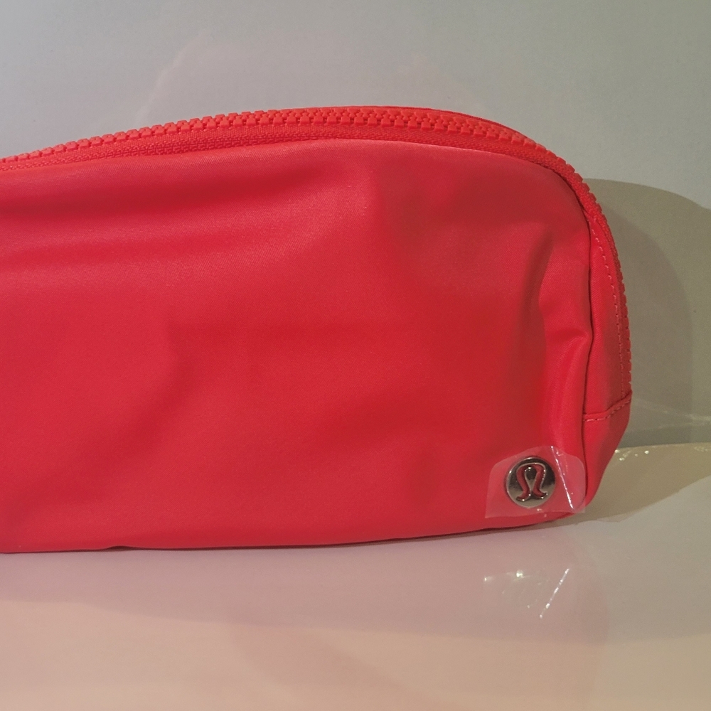 Lululemon Everywhere Belt Bag Lipgloss Pink NWT EBB